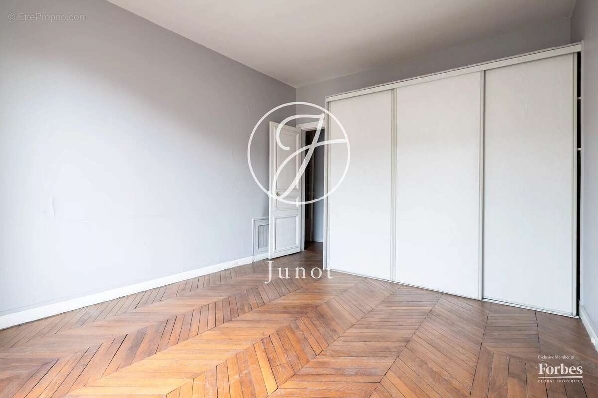 Appartement à PARIS-7E