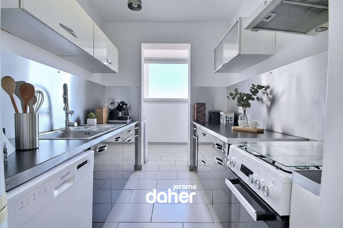 Appartement à MARSEILLE-9E