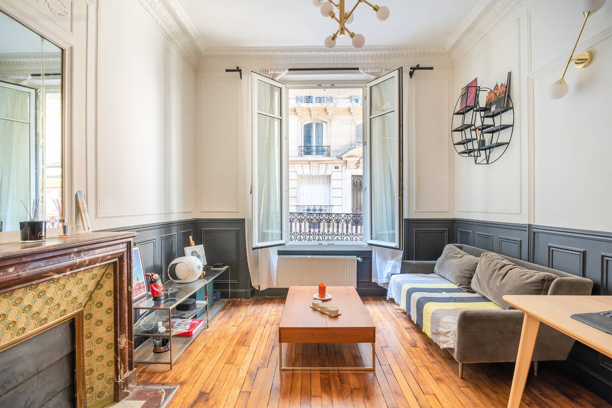 Appartement à PARIS-18E