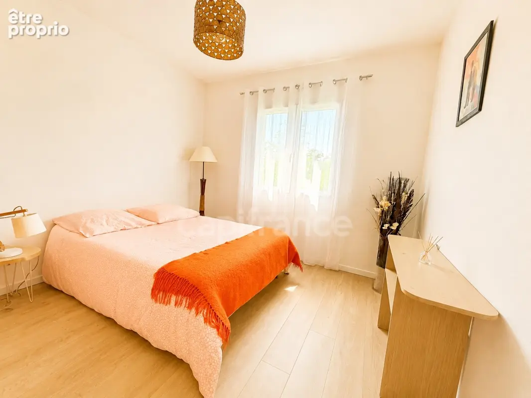 Maison de plain-pied 160 m² – 4 chambres, bureau, terrain arboré de 2 500 m² - photo 17