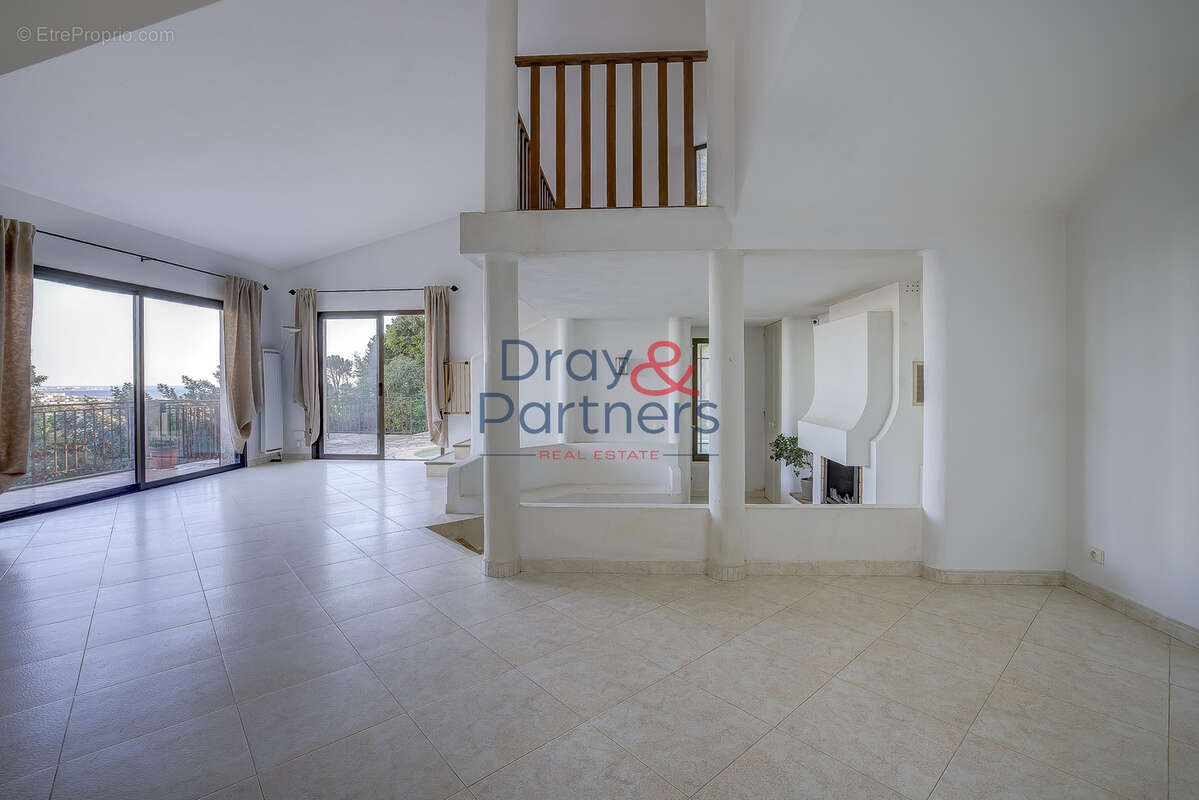 Villa  indépendante de  6 pièces avec  piscine à rénover - photo 6