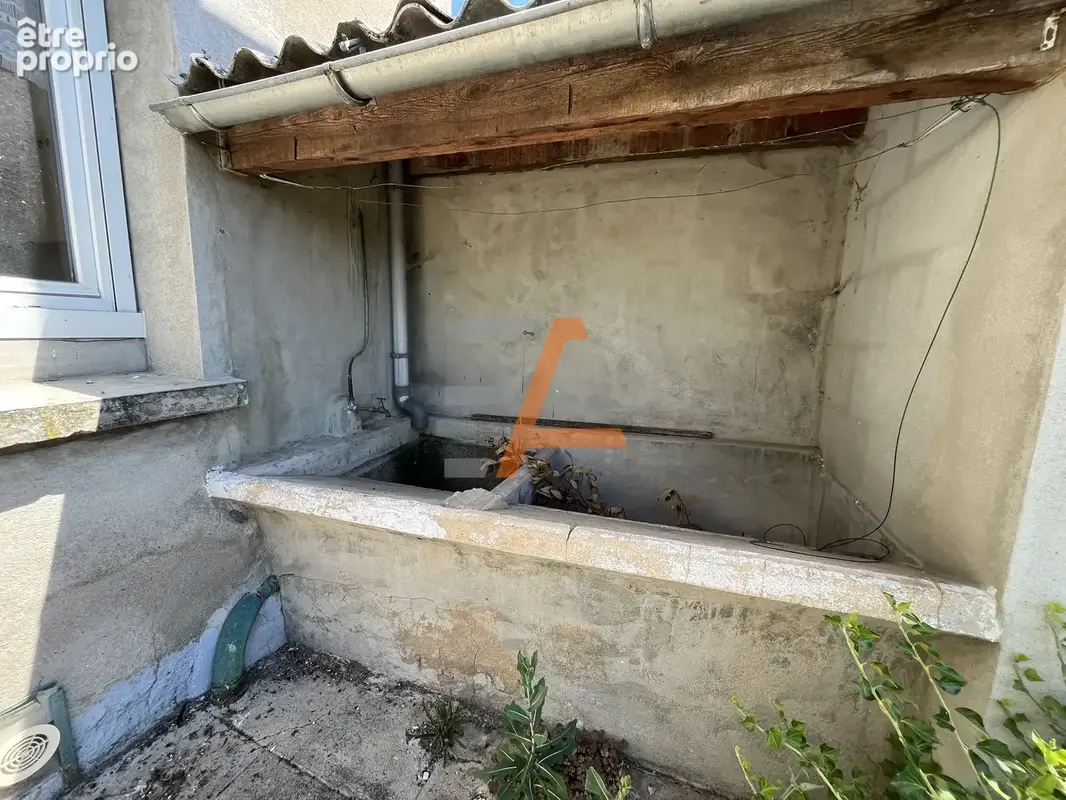 Maison avec extérieur à rénover entièrement - photo 7