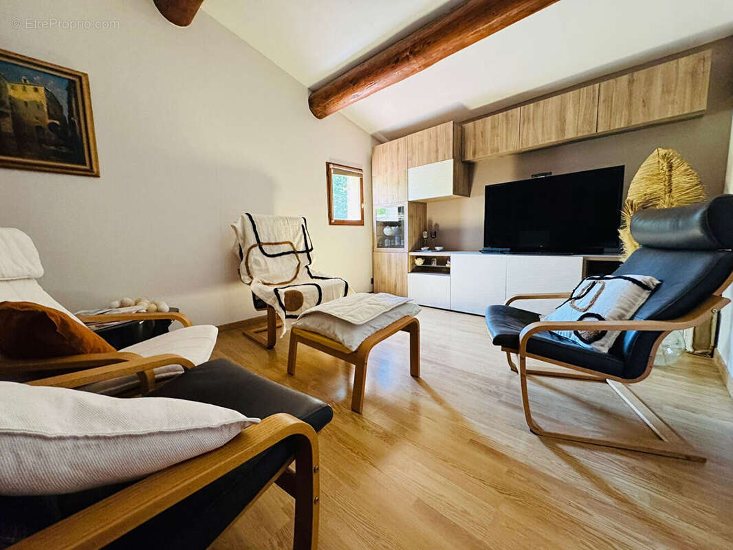 Maison à SAINT-CANNAT