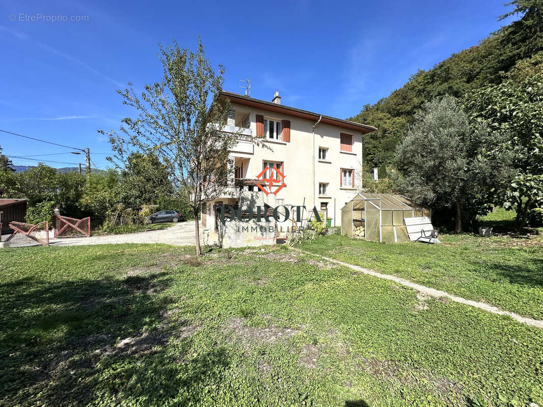 Maison à SAINT-MARTIN-D'HERES