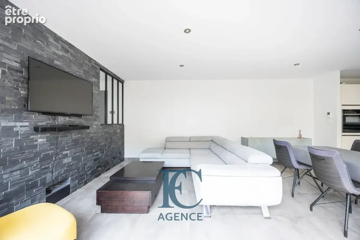Maison contemporaine de 129 m2 à proximité de la plage de la Coudoulière - photo 3