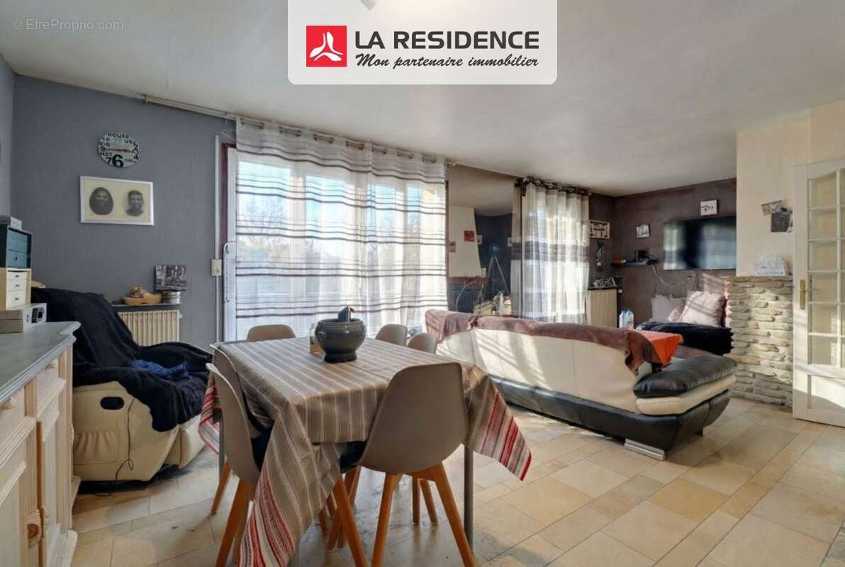 Appartement 78 m² à Maurecourt  - photo 2