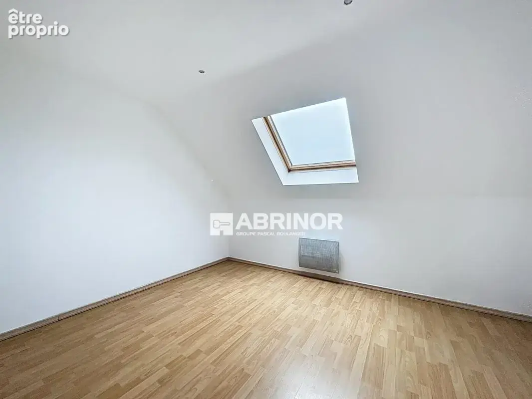 Appartement 2 chambres - place de parking securisee - photo 4