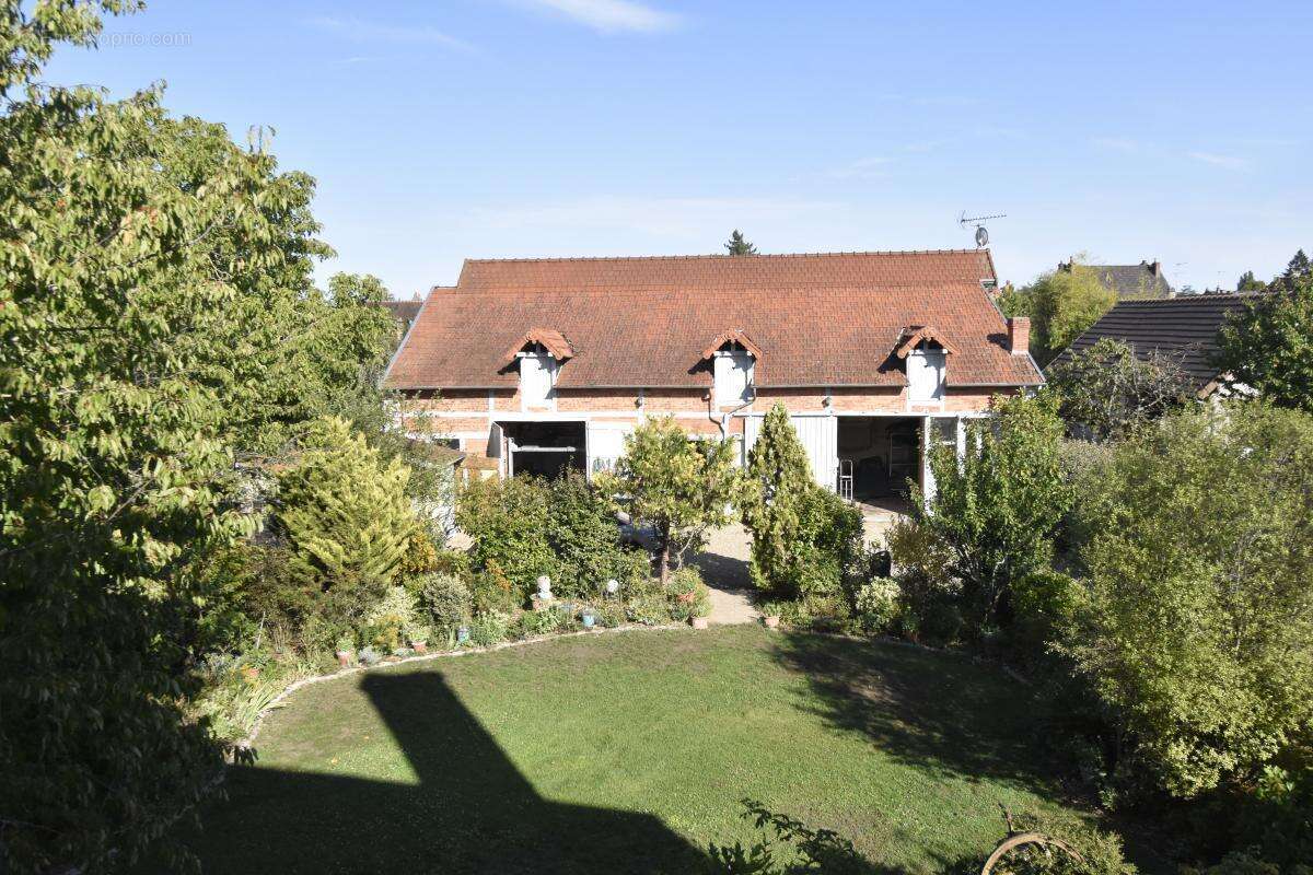 Maison à COSNE-COURS-SUR-LOIRE