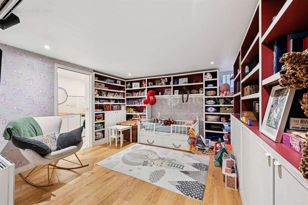 Maison à PARIS-17E