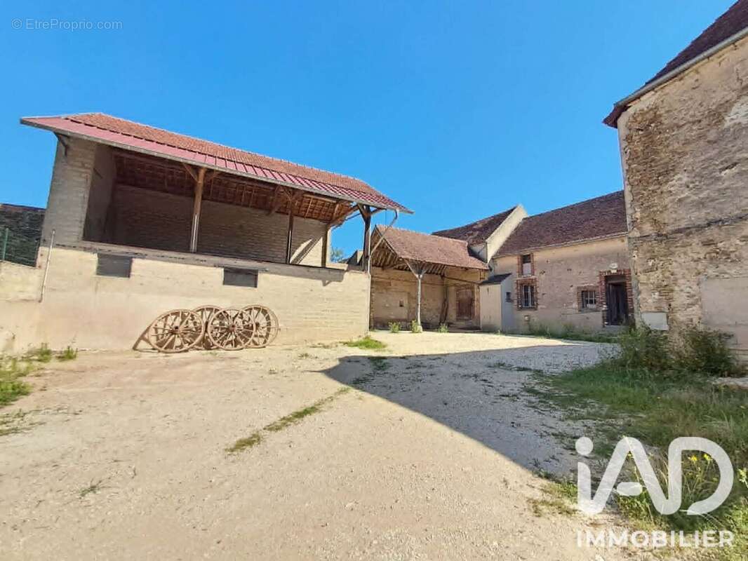 Maison 109 m² à Ligny-Le-Chatel  - photo 5
