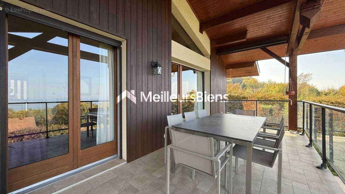 Maison à MAXILLY-SUR-LEMAN