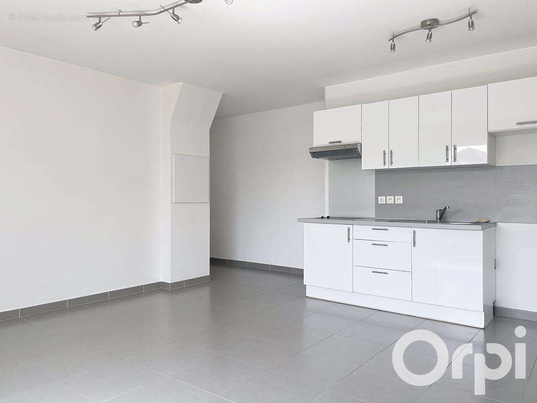 Appartement à CHILLY-MAZARIN