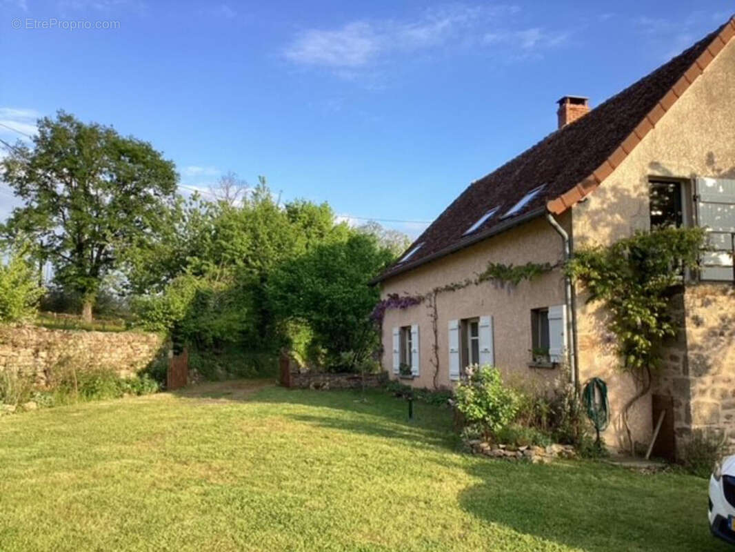 Maison à CHAROLLES