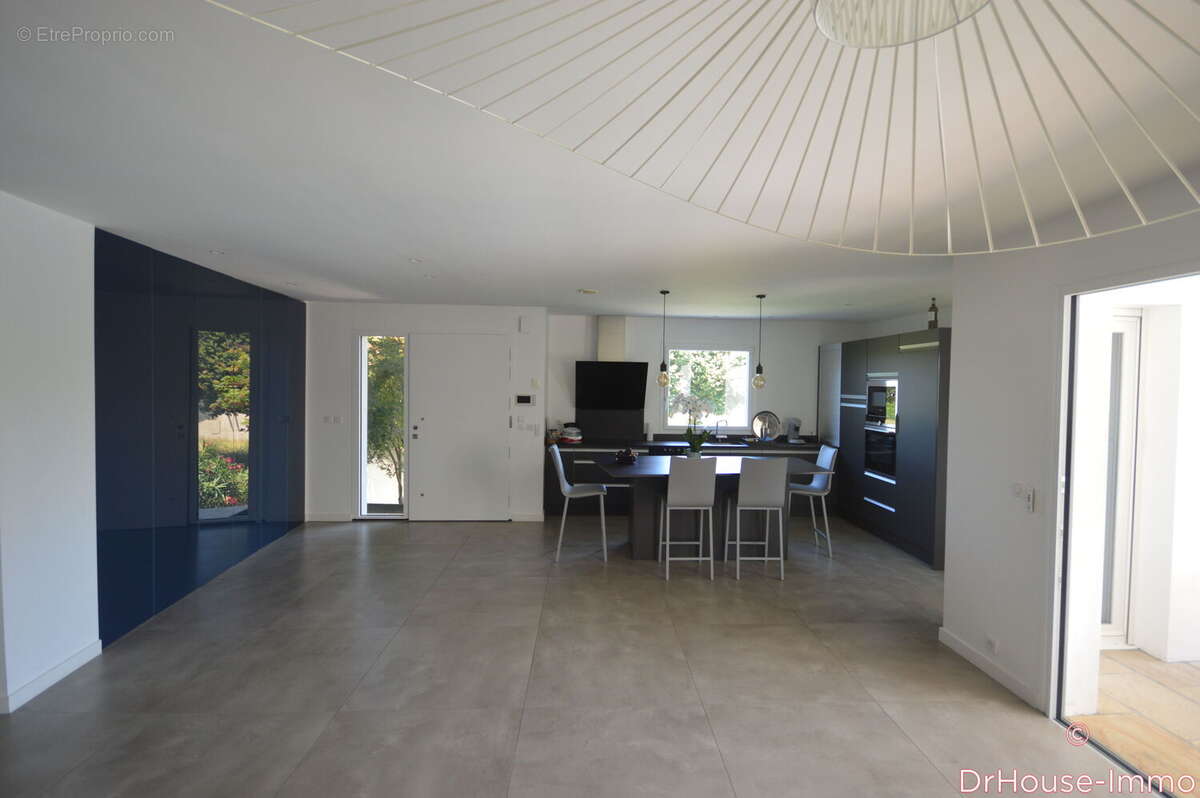 Maison 169 m² à Bardos  - photo 17