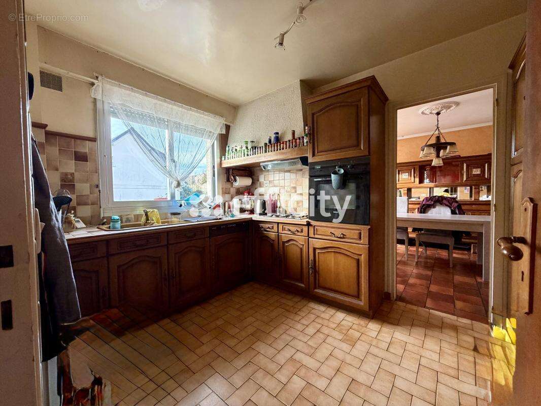 Maison à CHENNEVIERES-SUR-MARNE