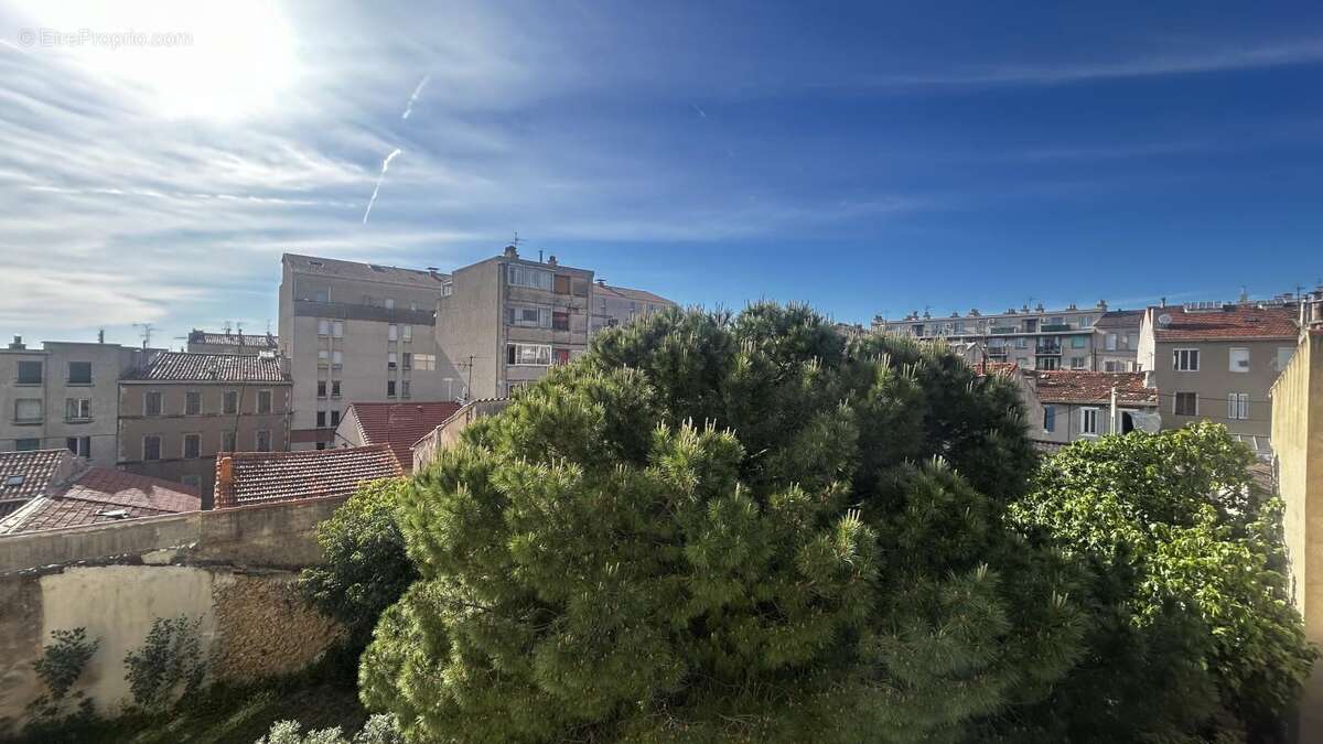 Appartement à MARSEILLE-4E