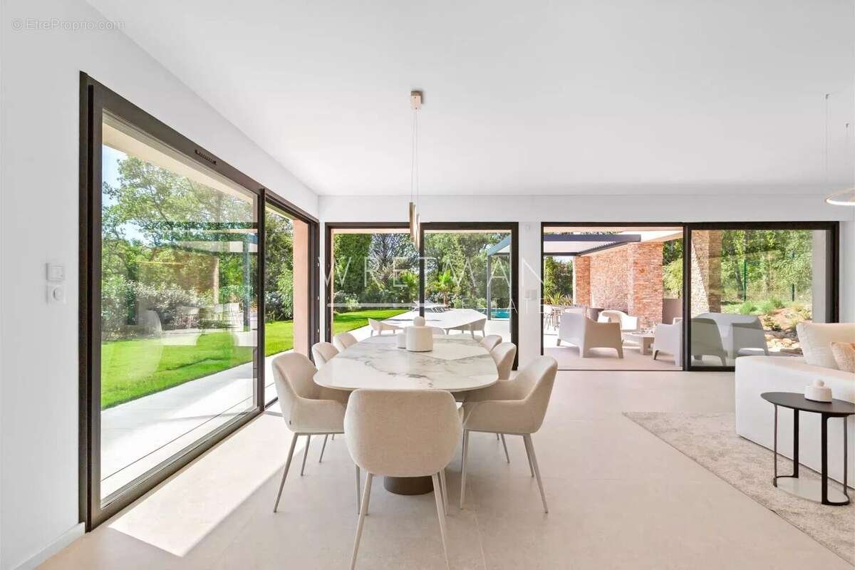 Maison à TOURRETTES