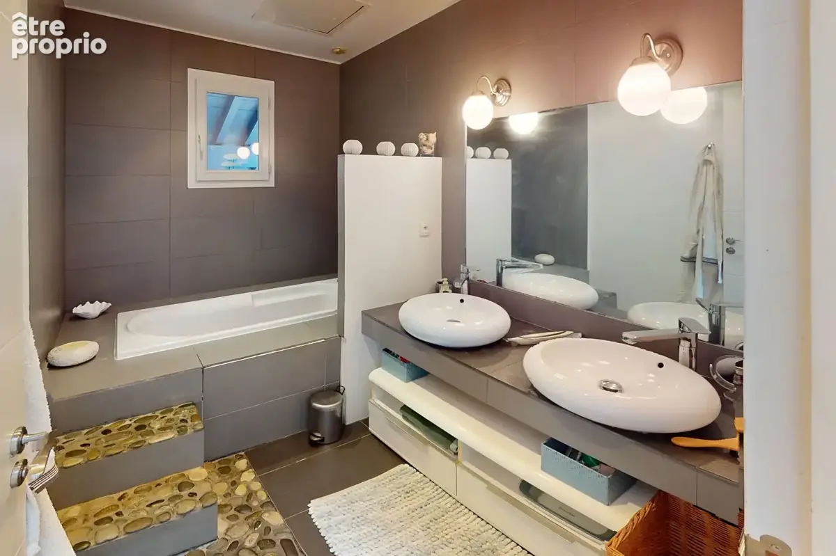 Maison T5 de 137 m2 avec jardin et garage fermé à Bayonne limite Anglet - photo 6