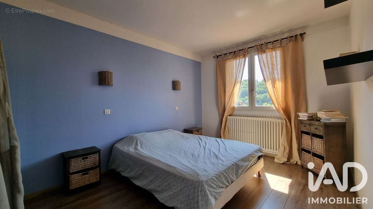 Maison 157 m² à Le Monastere  - photo 8