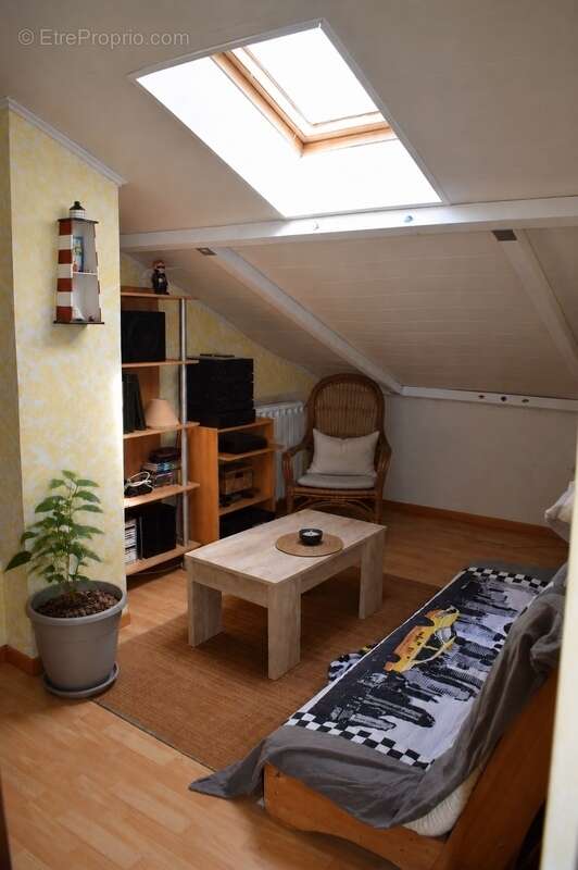 Maison en pierre 177 m² - 5 chambres - Terrain 1 200 m² - Villeneuve-sur-Lot - photo 7
