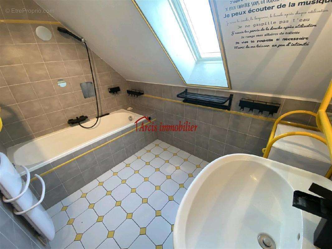 Maison à MAILLY-LE-CAMP