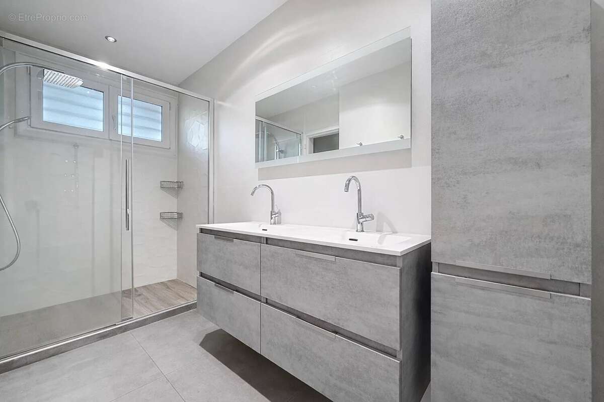 Appartement à MARSEILLE-9E