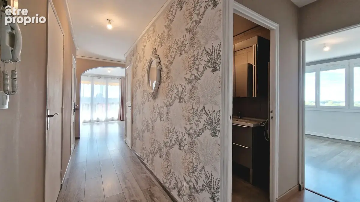 Appartement - 93 m2 - 5 pièces - photo 3