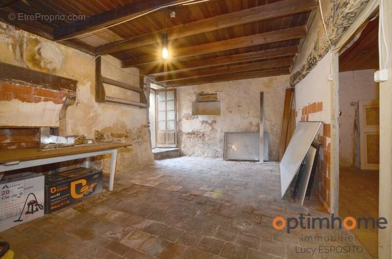  Charmante maison en pierre avec dépendance à rénover – Cœur de Saint-Laurent-de-Céris (Charente)  - photo 31