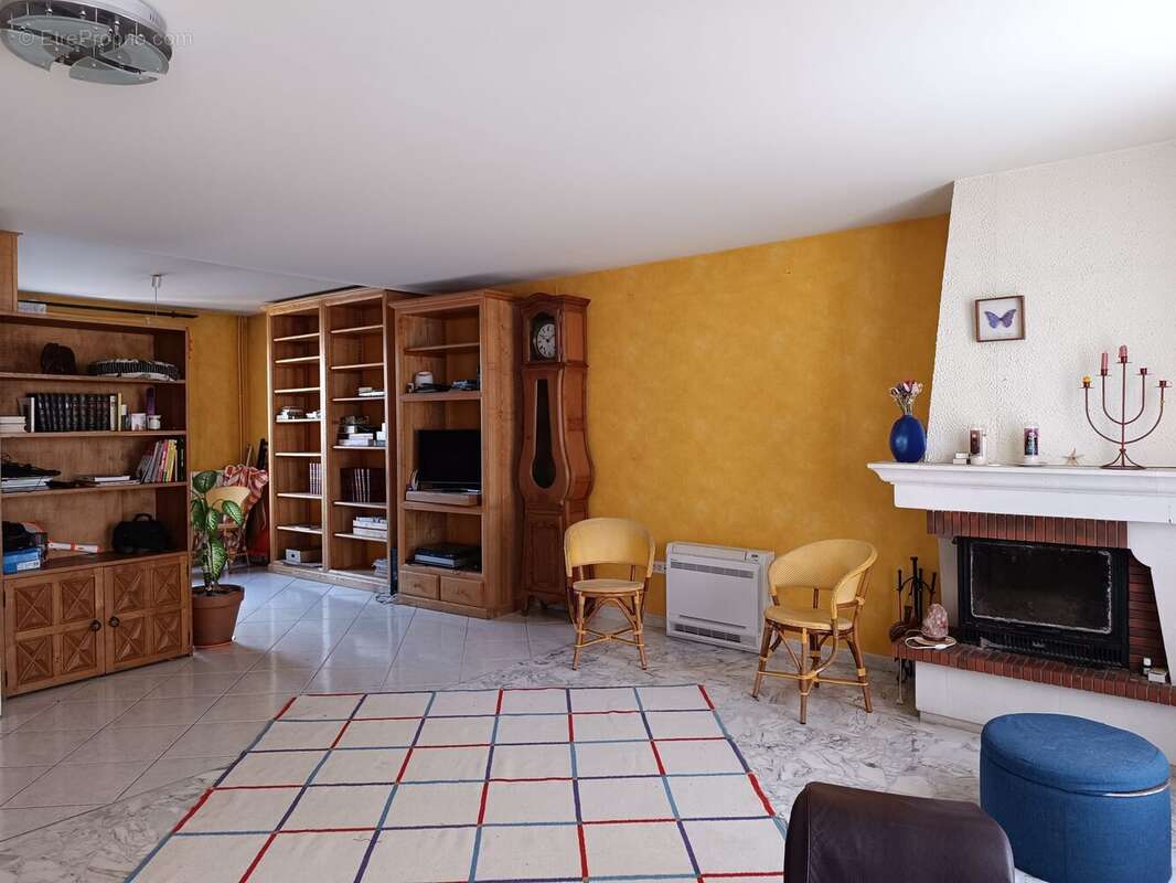 1er étage - Salon / Salle à manger - Maison à NARBONNE