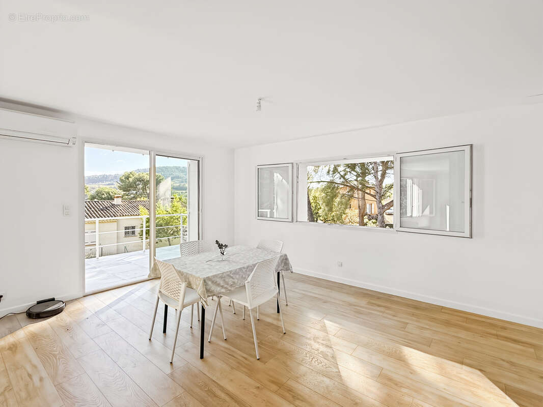 Maison à LA CADIERE-D&#039;AZUR