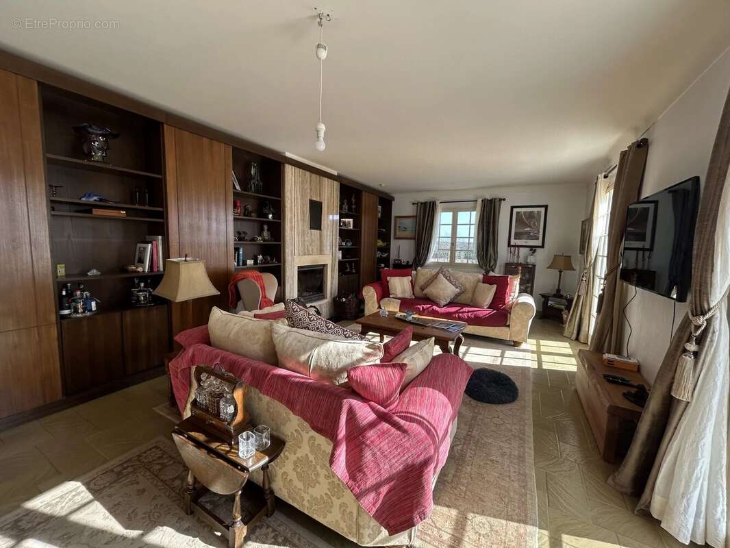 Superbe maison de village de 4/5 chambres avec 2 gîtes et une fabuleuse piscine - photo 3