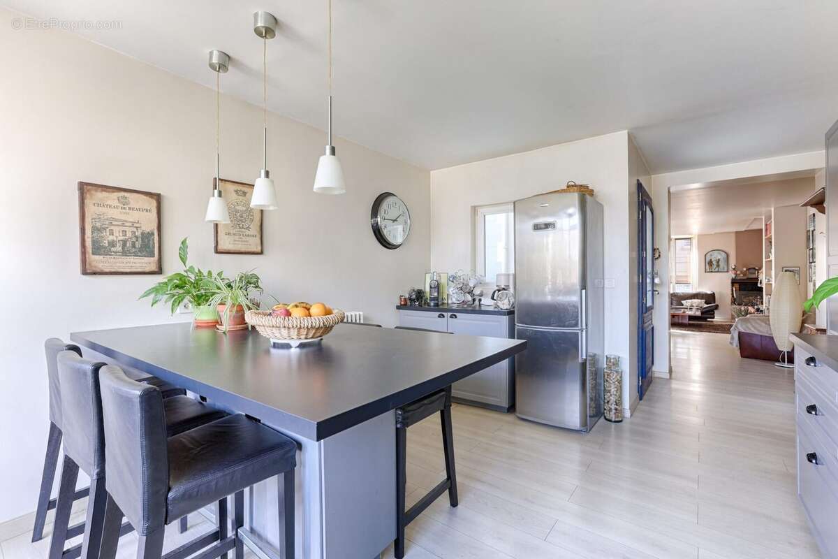 Maison à LA GARENNE-COLOMBES