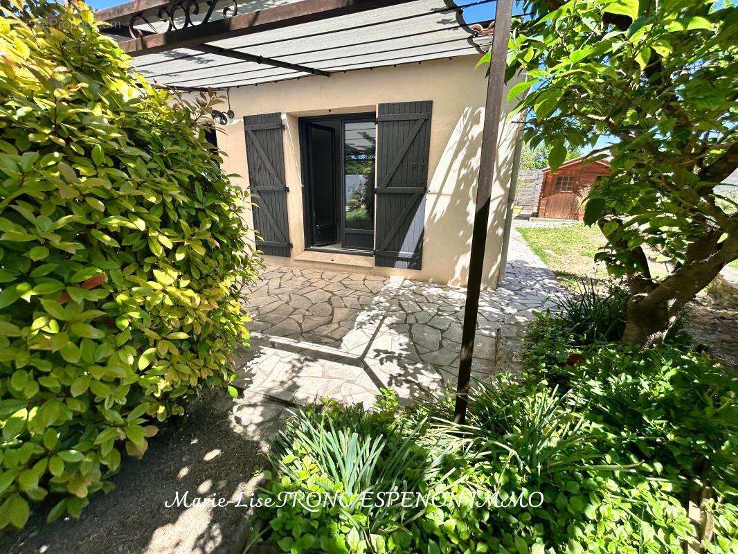 Maison à PERNES-LES-FONTAINES