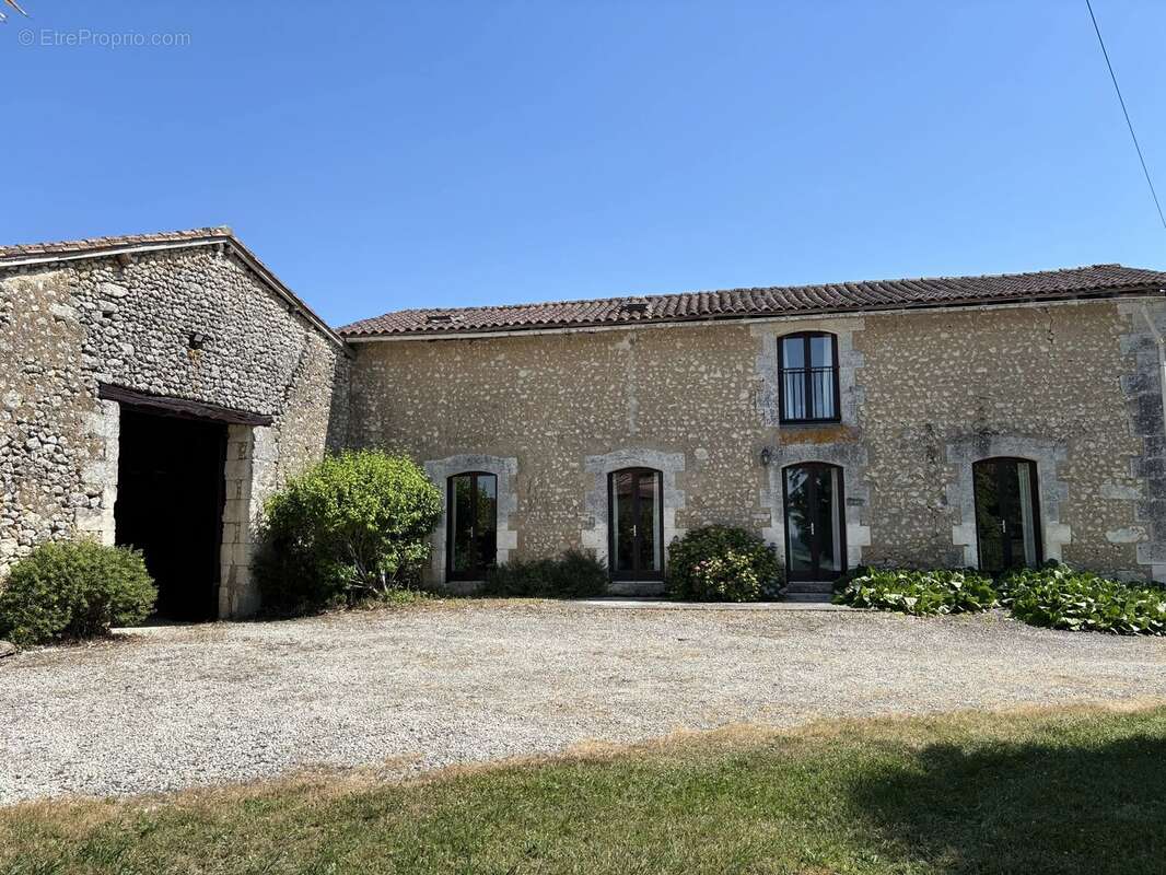 Maison à PETIT-BERSAC