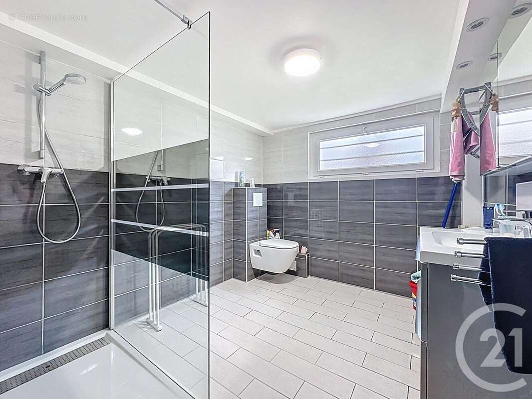 Maison à LIVRY-SUR-SEINE