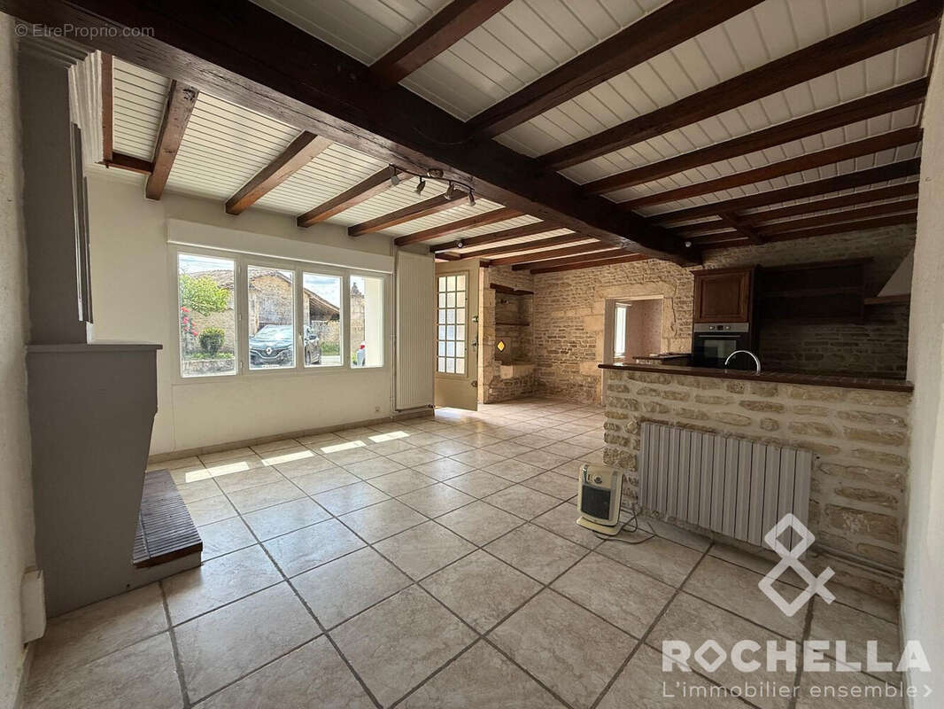 Maison à ASNIERES-LA-GIRAUD