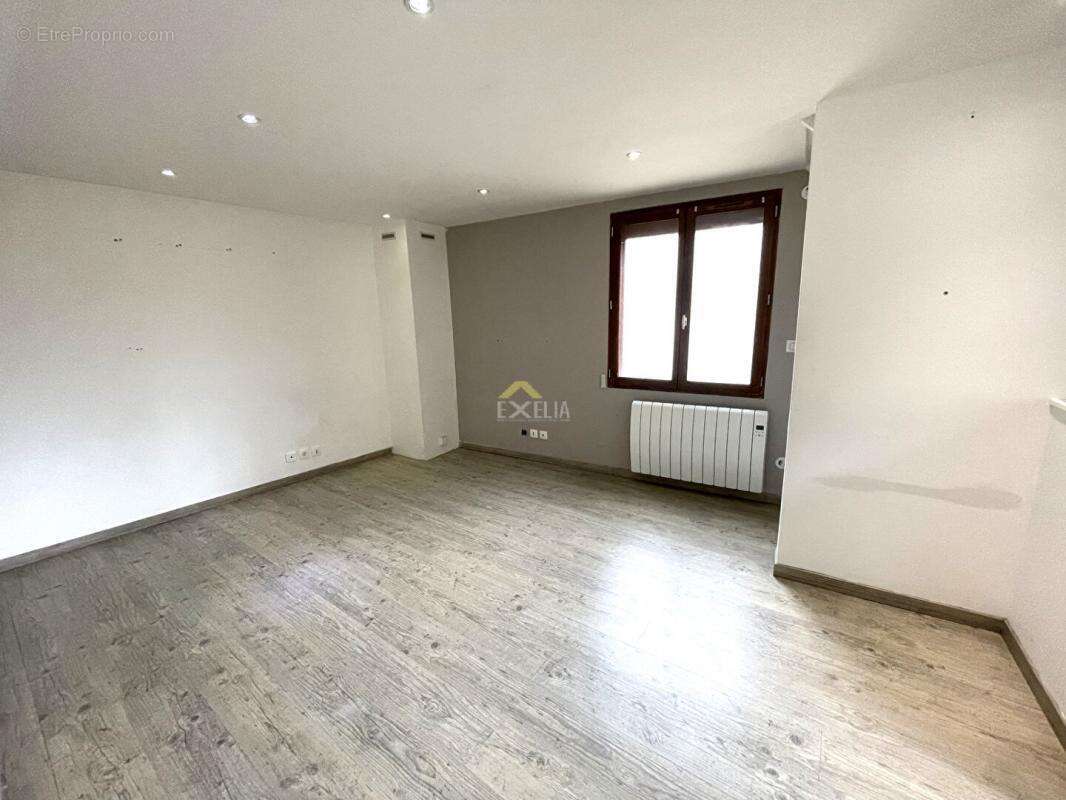 Maison à BENNECOURT