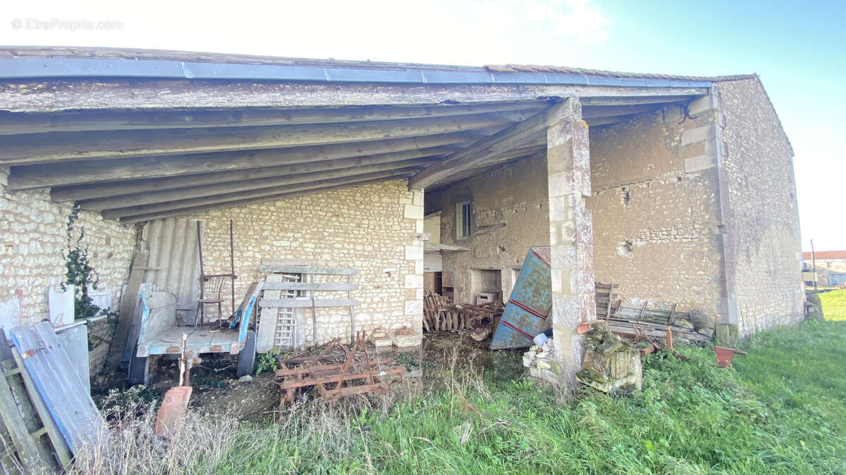 Maison à CHENAC-SAINT-SEURIN-D&#039;UZET
