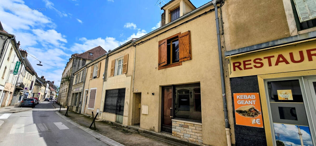 Maison à GRAY
