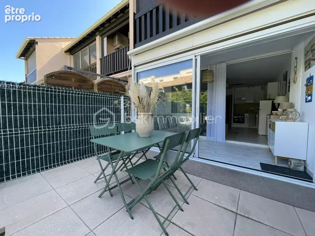 Studio cabine rénové et meublé avec loggia, terrasse et parking – Le Grau-du-Roi, secteur Boucanet - photo 17