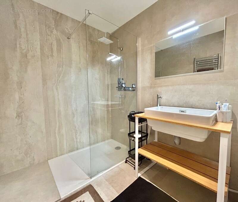 Appartement à LE MUY