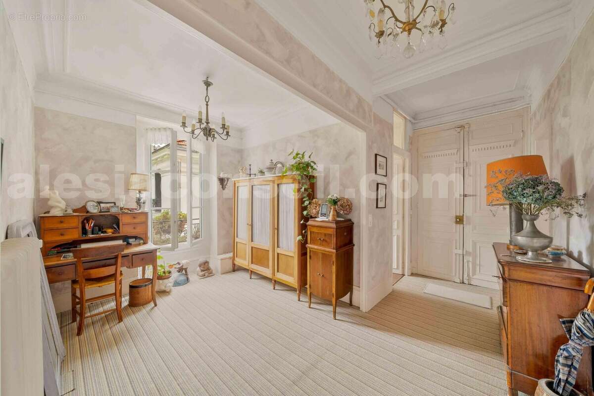 Photo n°9-2 - Appartement à PARIS-14E