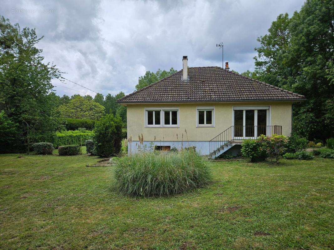 Maison à LA GUIERCHE