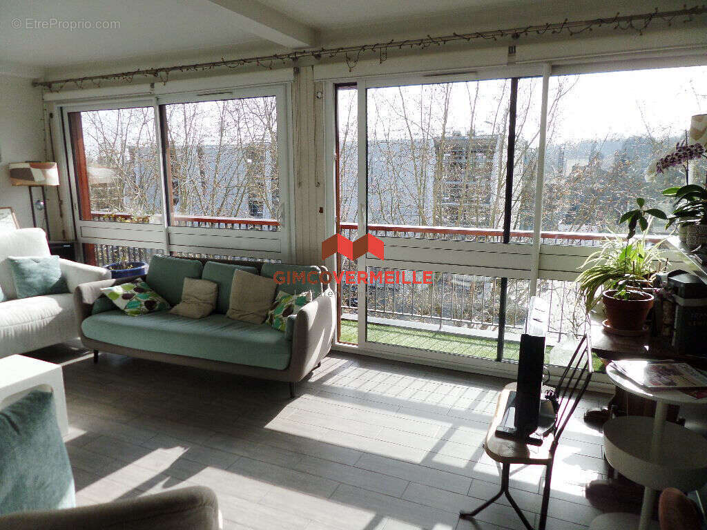 Appartement à LA CELLE-SAINT-CLOUD