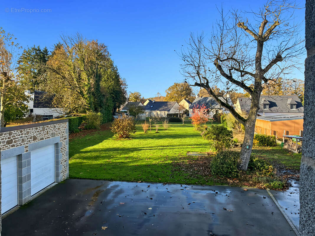 Maison à MEZIERES-SUR-COUESNON