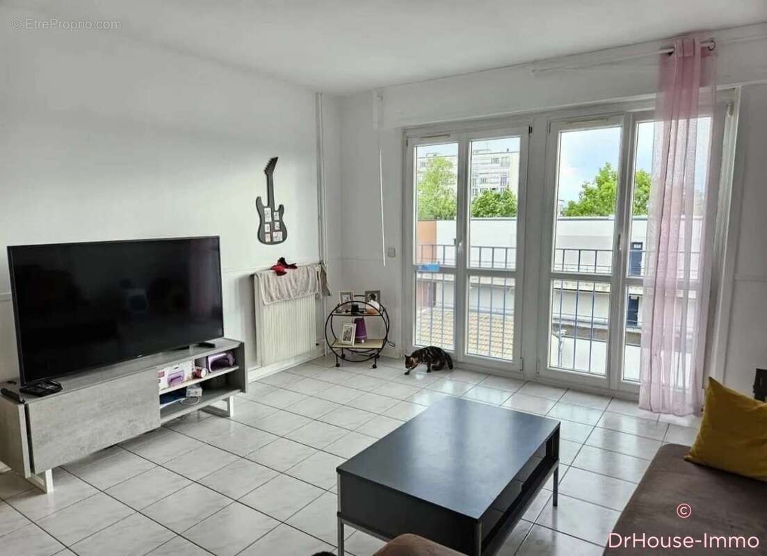 Appartement 68 m² à Saint-Andre-Les-Vergers  - photo 8