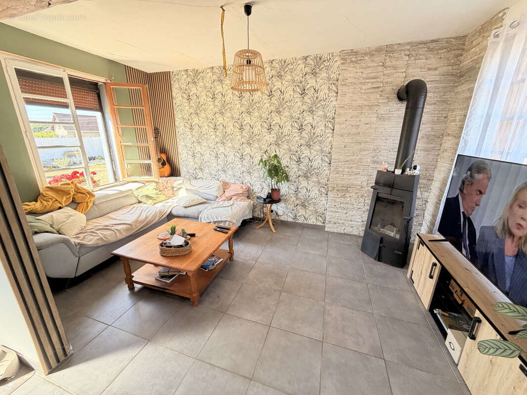 À Saint-Quentin-La-Motte-Croix-Au-Bailly, Maison 3 pièces à vendre - photo 4