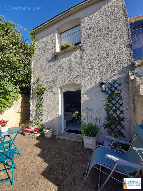 Entrée studio - Maison à L'ILE-D'ELLE