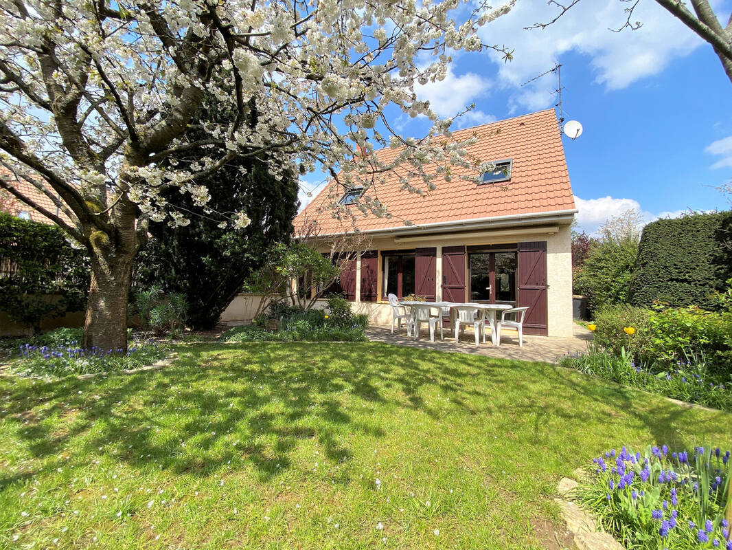 Maison à CHENNEVIERES-SUR-MARNE