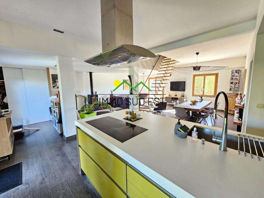 Maison à SAINT-MARCEL-LES-VALENCE